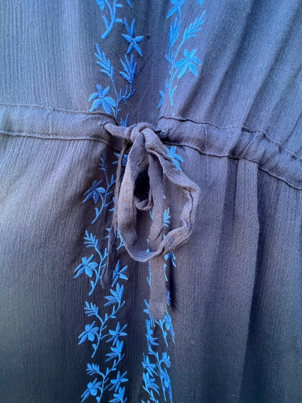Hayden Los Angeles
Small Navy Embroidered Maxi
Dress Tie Waist Rayon Boho
NWT - Picture 7 of 8